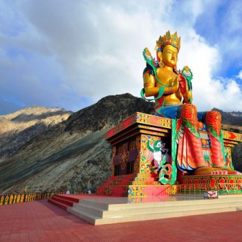 ladakh manli tour packages from Chandigarh new delhi 